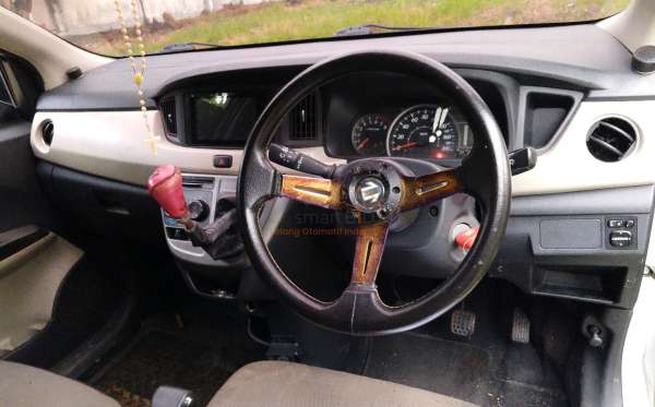 DAIHATSU SIGRA