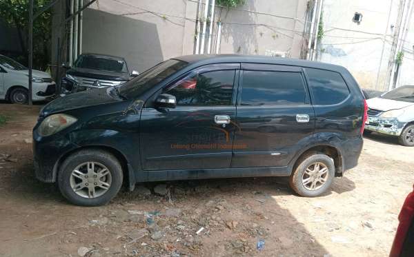 DAIHATSU XENIA
