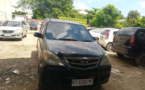 DAIHATSU XENIA