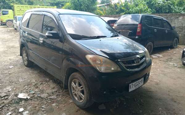 DAIHATSU XENIA