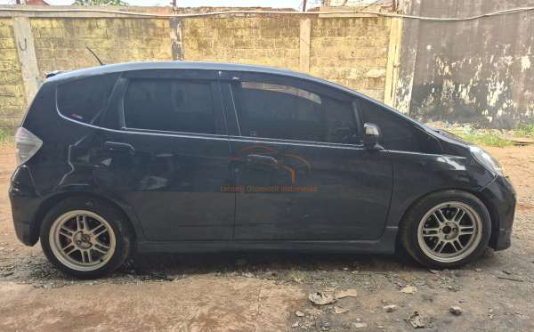 HONDA JAZZ GE8 1.5 E