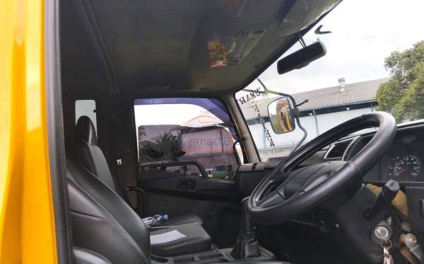MITSUBISHI FN 61 FL HD R 6X2