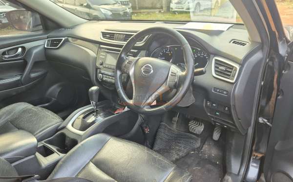 NISSAN X TRAIL 2.5