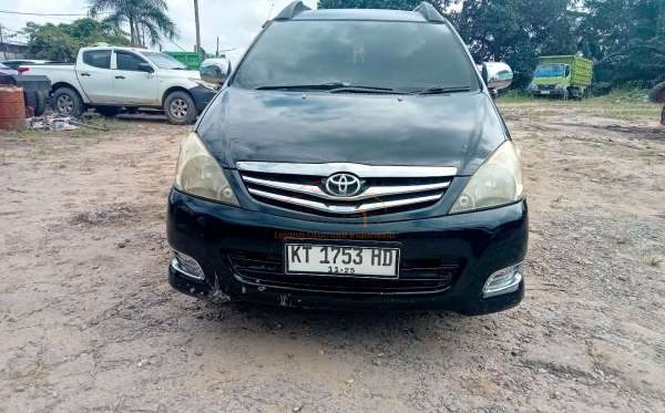 TOYOTA  KIJANG  INNOVA E STD