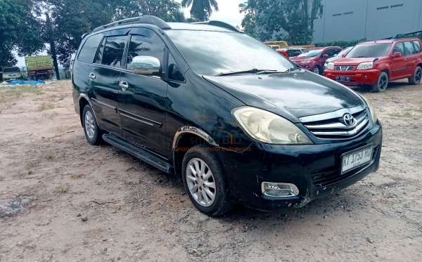 TOYOTA  KIJANG  INNOVA E STD