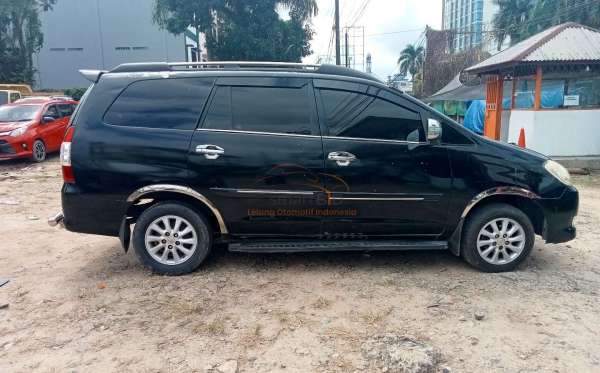 TOYOTA  KIJANG  INNOVA E STD