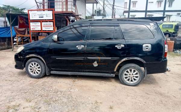 TOYOTA  KIJANG  INNOVA E STD