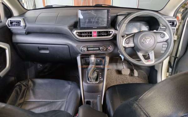 TOYOTA RAIZE S
