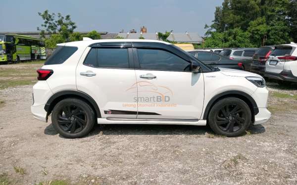 TOYOTA RAIZE S