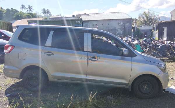 WULING CONFERO