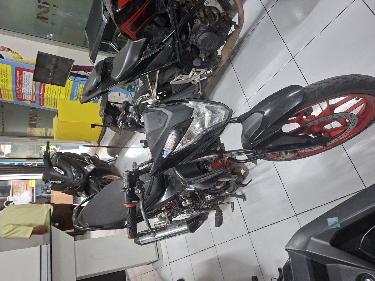 HONDA SONIC 150 R