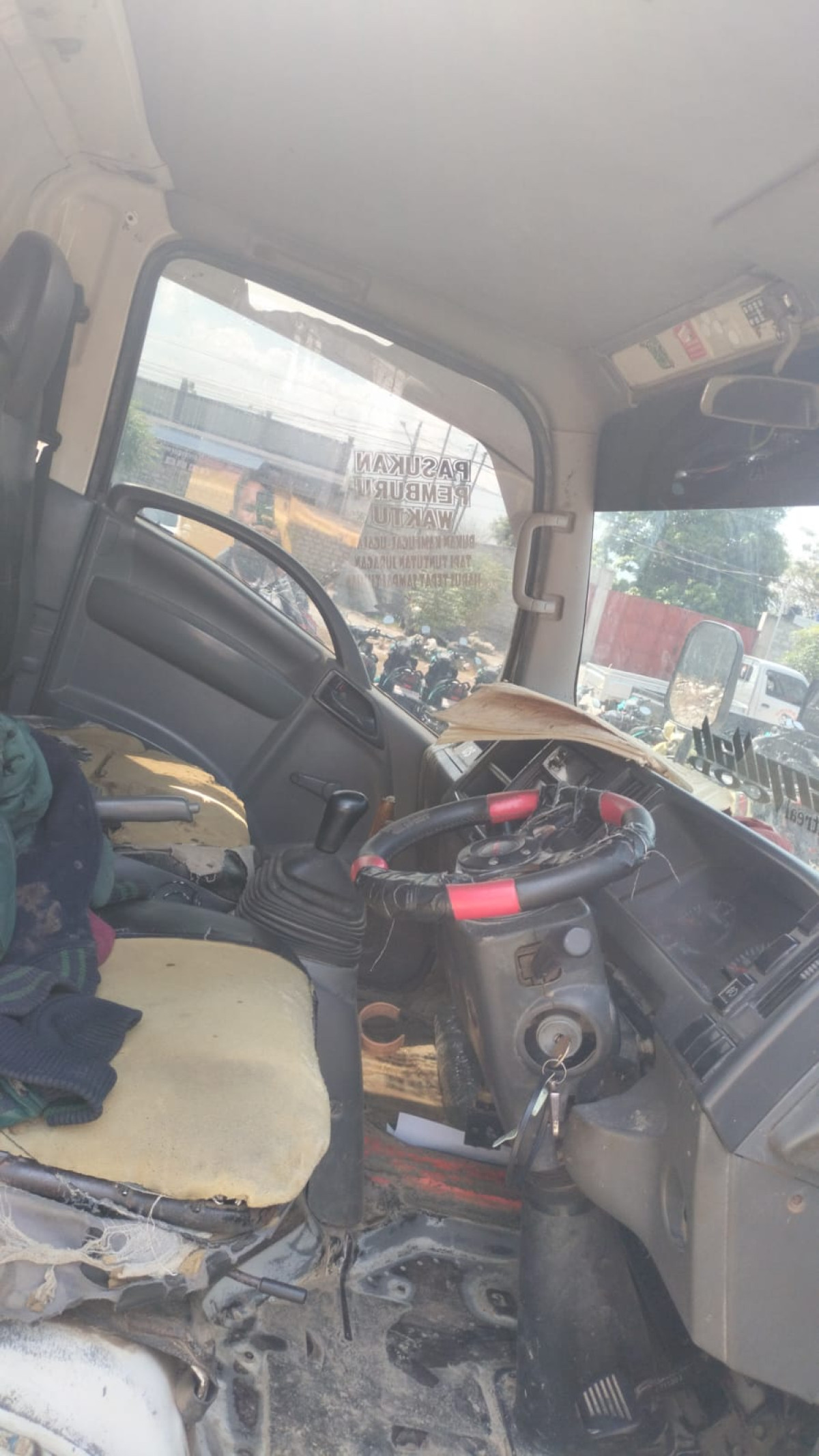 ISUZU  NMR 71 HD