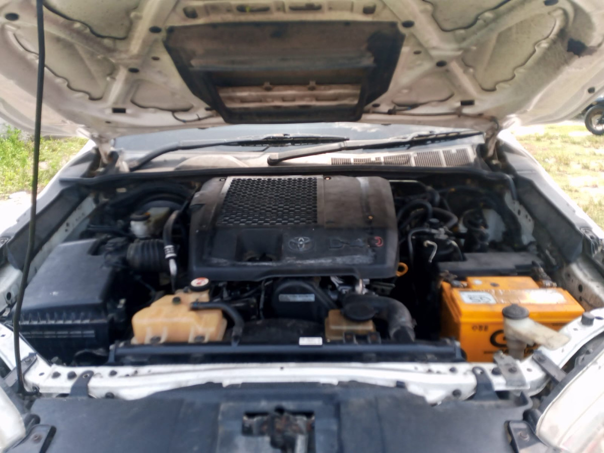 TOYOTA  HILUX  2.4G DC 4X4