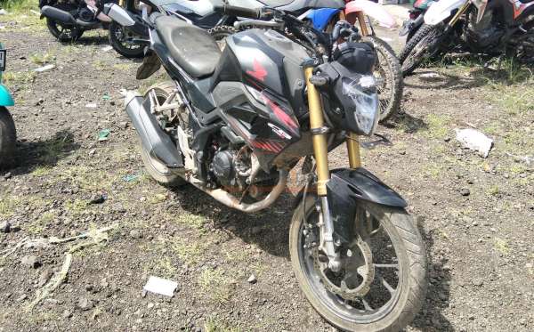 HONDA CB 150 R
