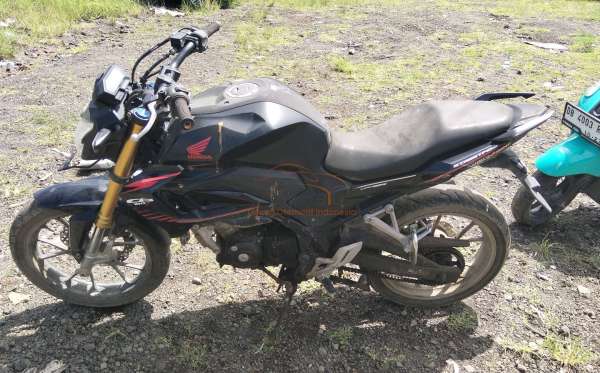 HONDA CB 150 R
