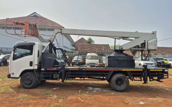 ISUZU  NMR 71 TSDL