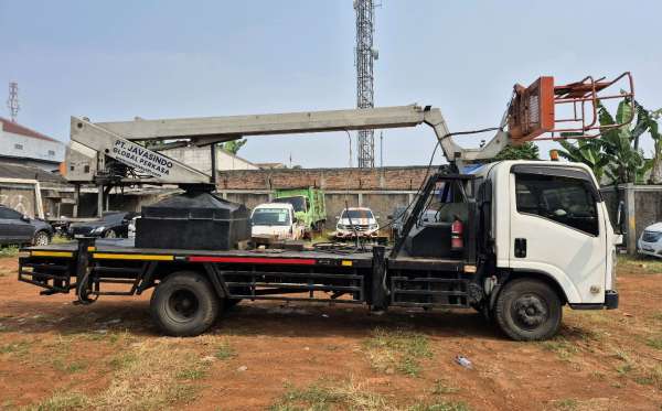 ISUZU  NMR 71 TSDL