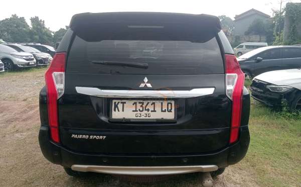 MITSUBISHI PAJERO SPORT 2.5L EXCEED (4X2)