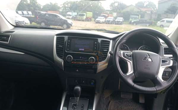 MITSUBISHI PAJERO SPORT 2.5L EXCEED (4X2)