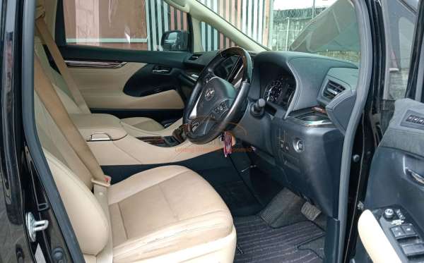 TOYOTA ALPHARD 2.5 G