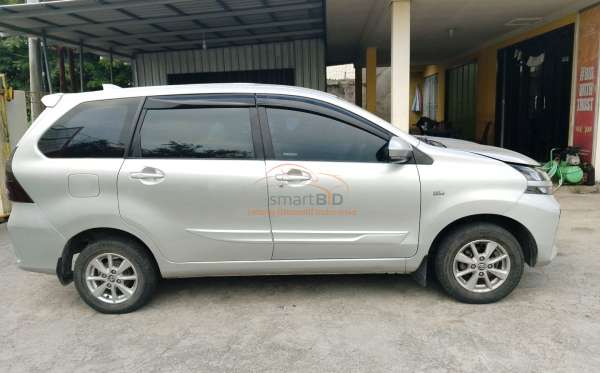 TOYOTA AVANZA