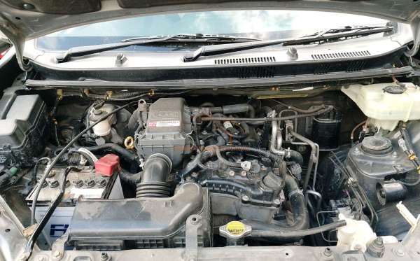 TOYOTA AVANZA
