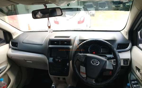 TOYOTA AVANZA