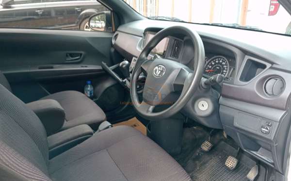 TOYOTA CALYA 1.2 E M/T