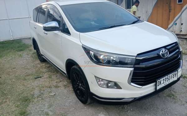 TOYOTA INNOVA VENTURER
