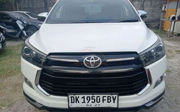 TOYOTA INNOVA VENTURER