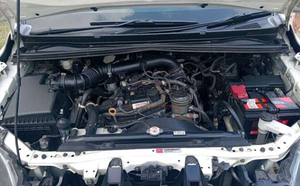 TOYOTA INNOVA VENTURER