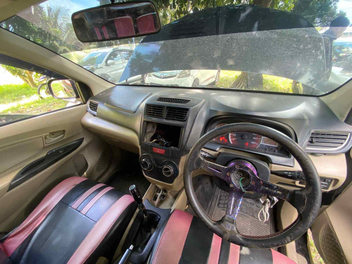 TOYOTA AVANZA  G
