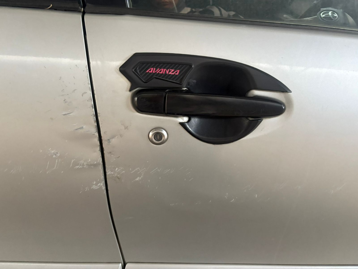 TOYOTA AVANZA
