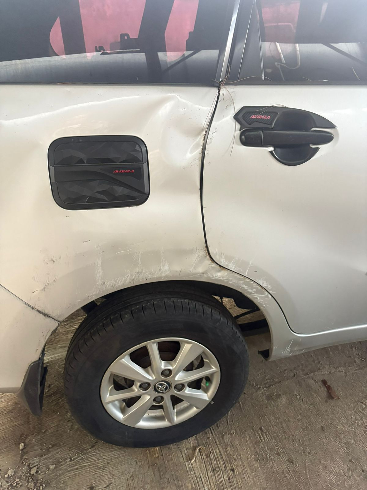 TOYOTA AVANZA