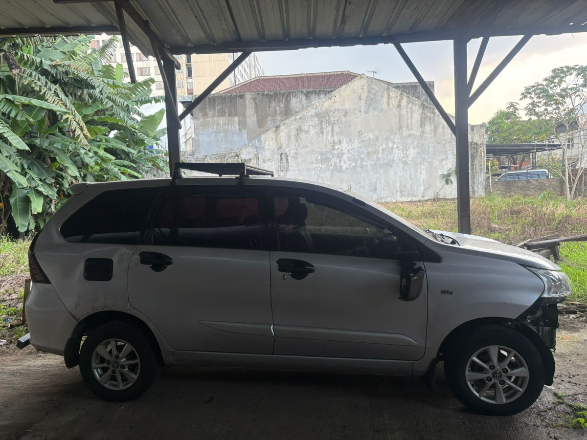 TOYOTA AVANZA