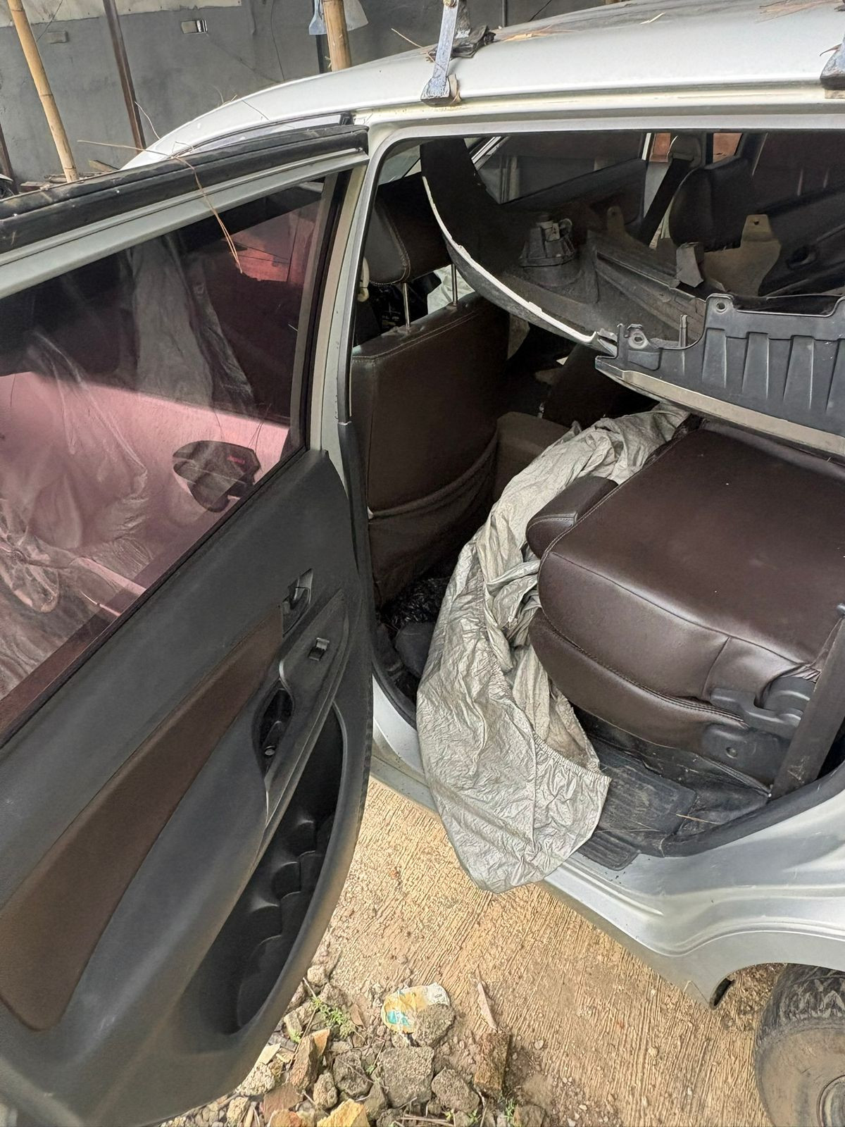 TOYOTA AVANZA