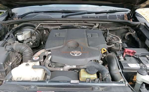 TOYOTA FORTUNER 2.4 VRZ