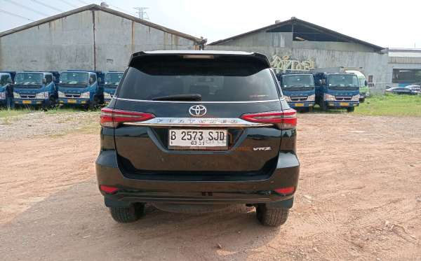TOYOTA FORTUNER 2.4 VRZ