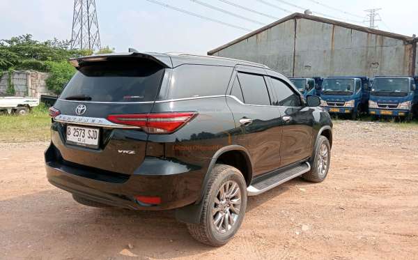 TOYOTA FORTUNER 2.4 VRZ