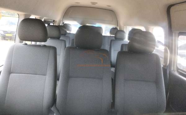 TOYOTA HI ACE