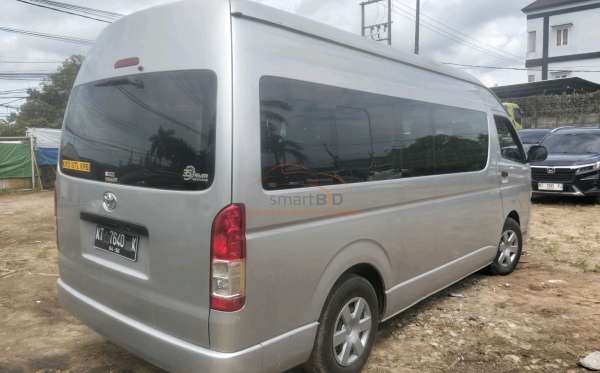 TOYOTA HI ACE