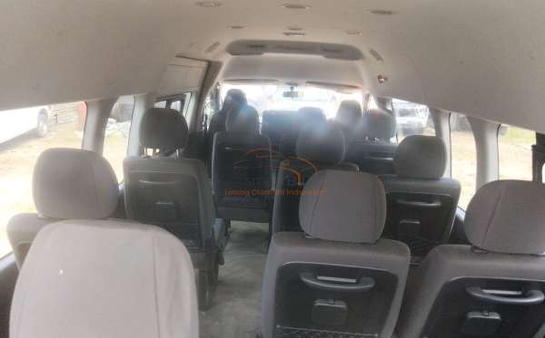 TOYOTA HI ACE