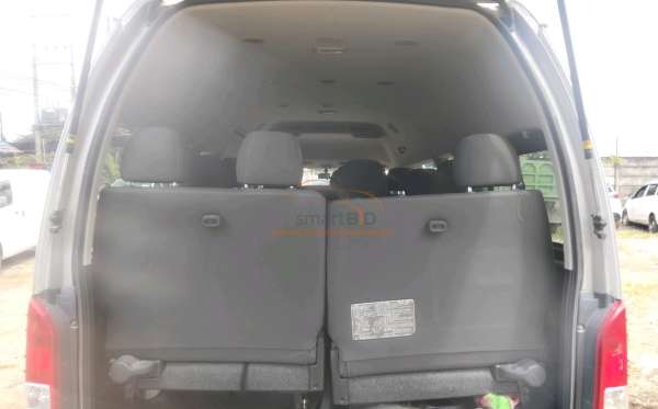 TOYOTA HI ACE