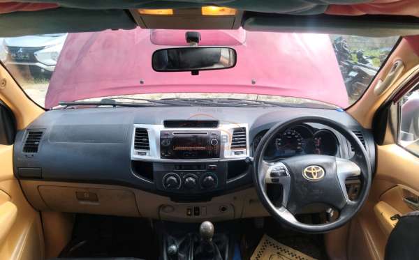 TOYOTA HILUX 2.5 G DC 4X4