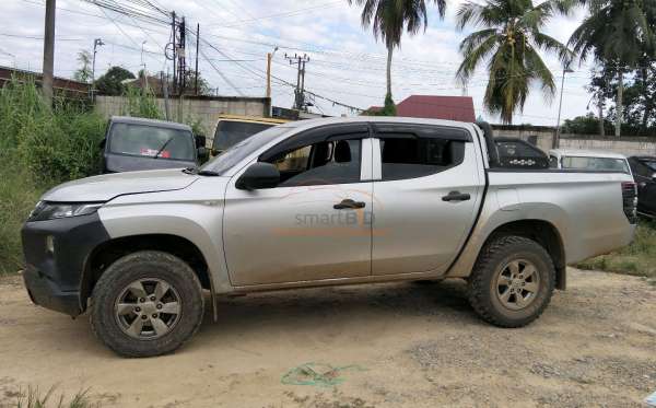 MITSUBISHI DC HDX 4X4