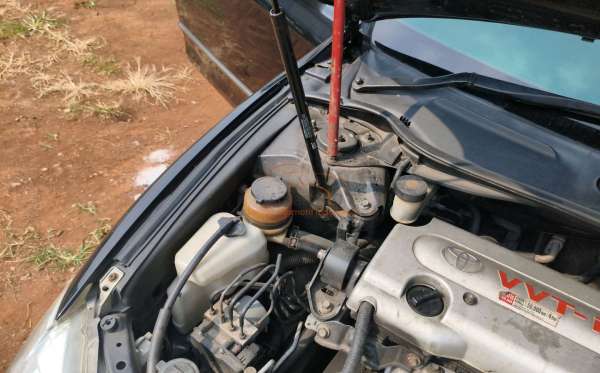 TOYOTA CAMRY V