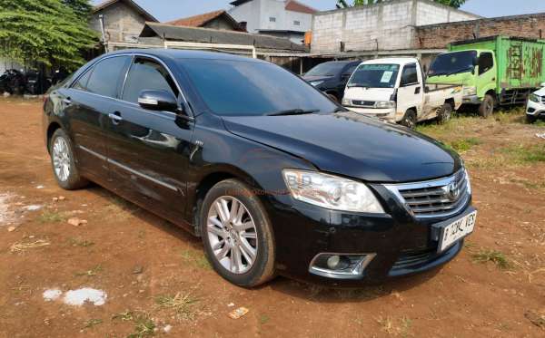TOYOTA CAMRY V