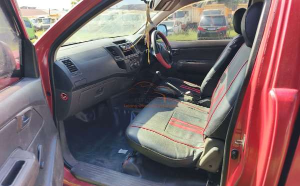 TOYOTA HILUX PICK UP