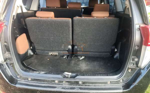 TOYOTA INNOVA G