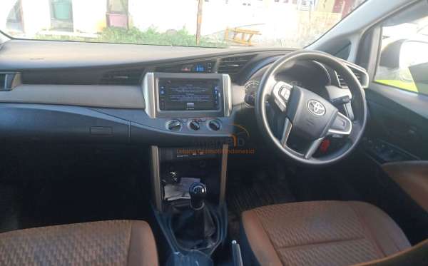 TOYOTA INNOVA G